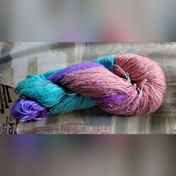 Darn Good SILK FINGERING SILK YARN 50grams/200 yards - Picture 5 of 6